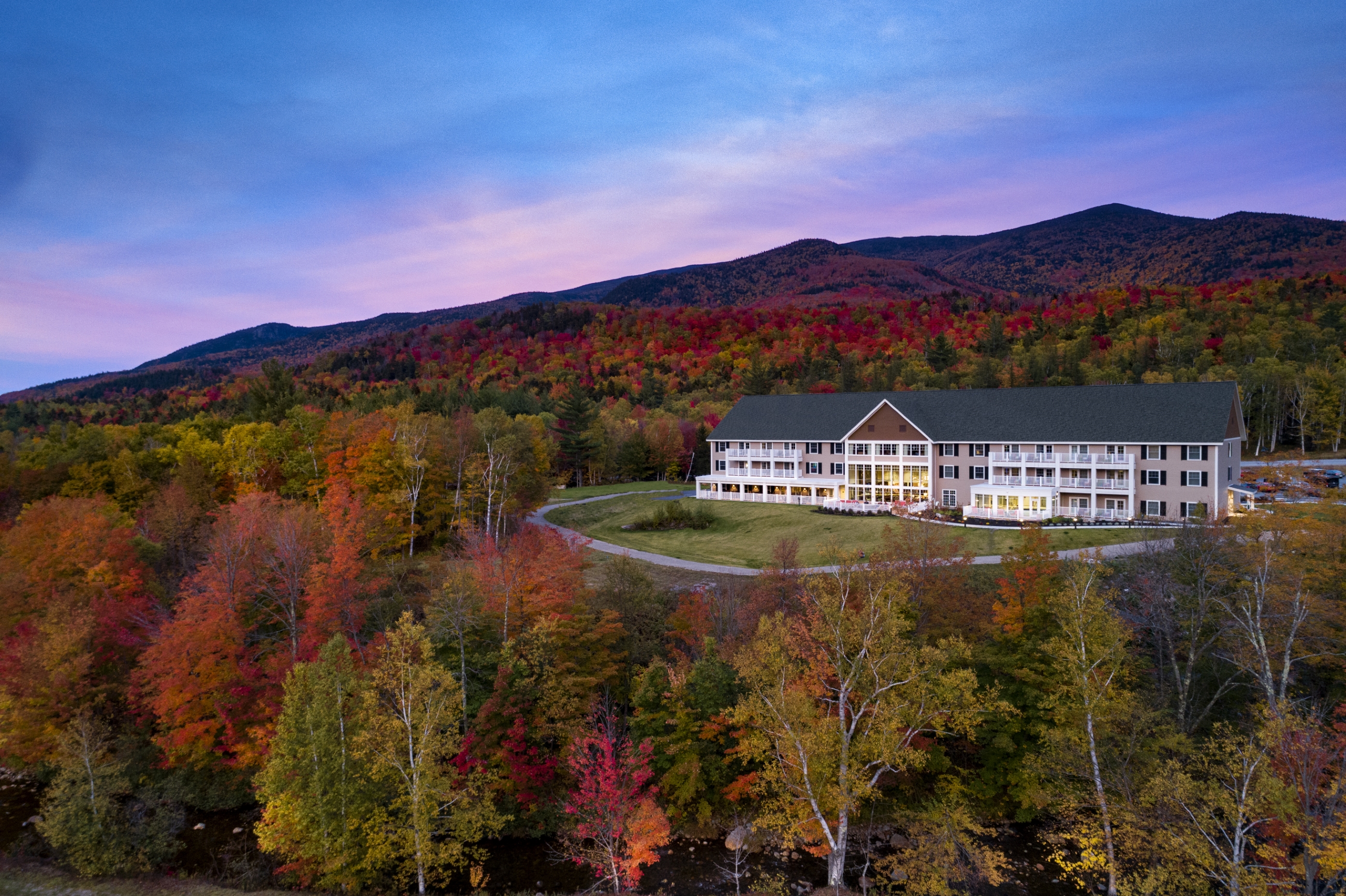 The Glen House Hotel in the fall