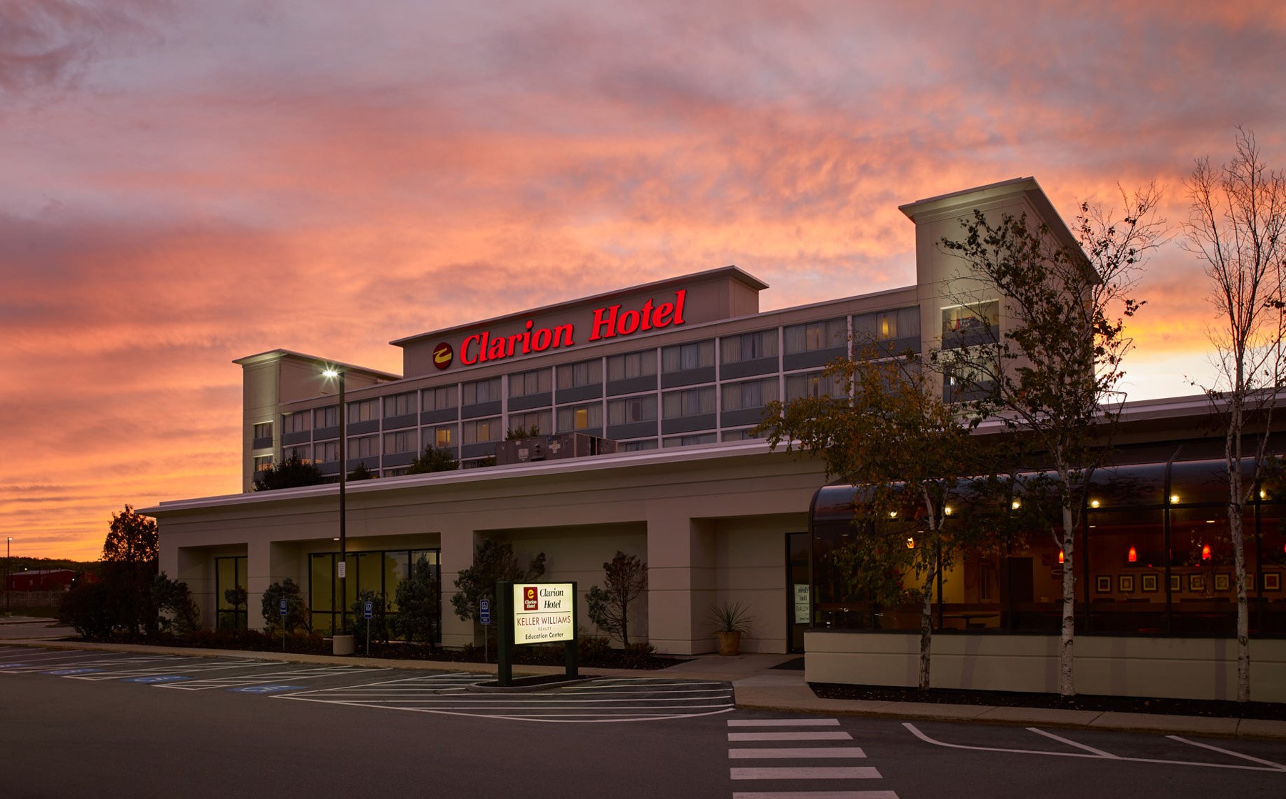 Clarion Hotel Portland Airport
